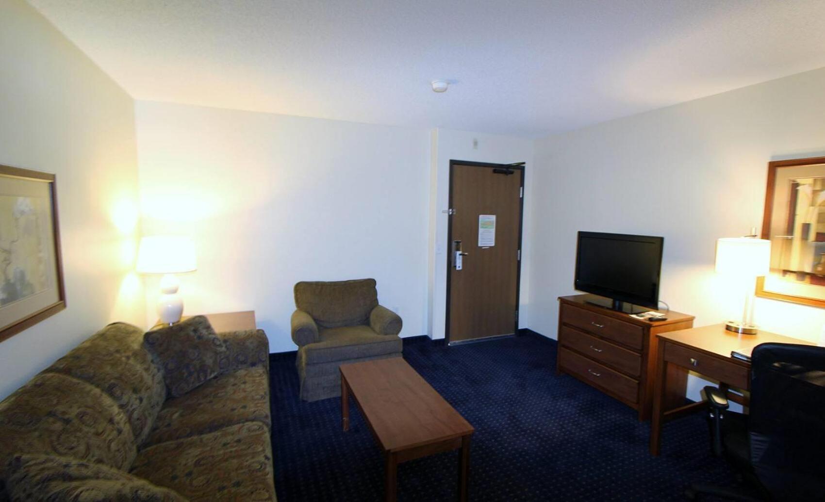 Americinn By Wyndham Cedar Rapids Airport Exterior foto